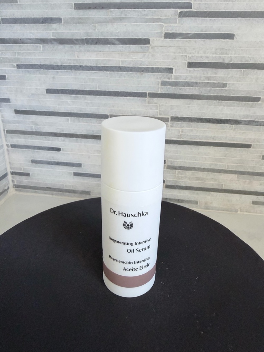 New Dr. Hauschka Regenerating Intensive Oil Serum
